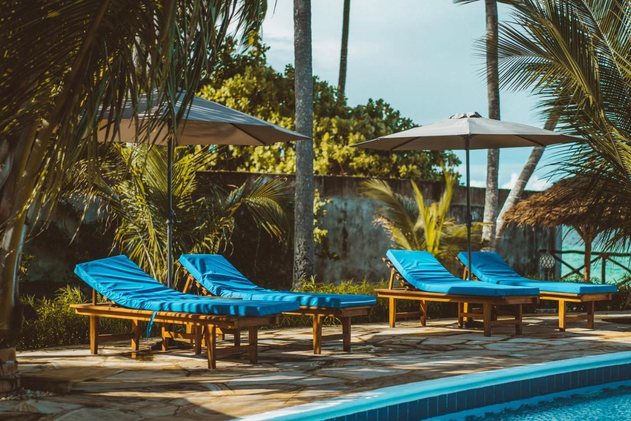 Sunny Palms Beach Bungalows Uroa Esterno foto
