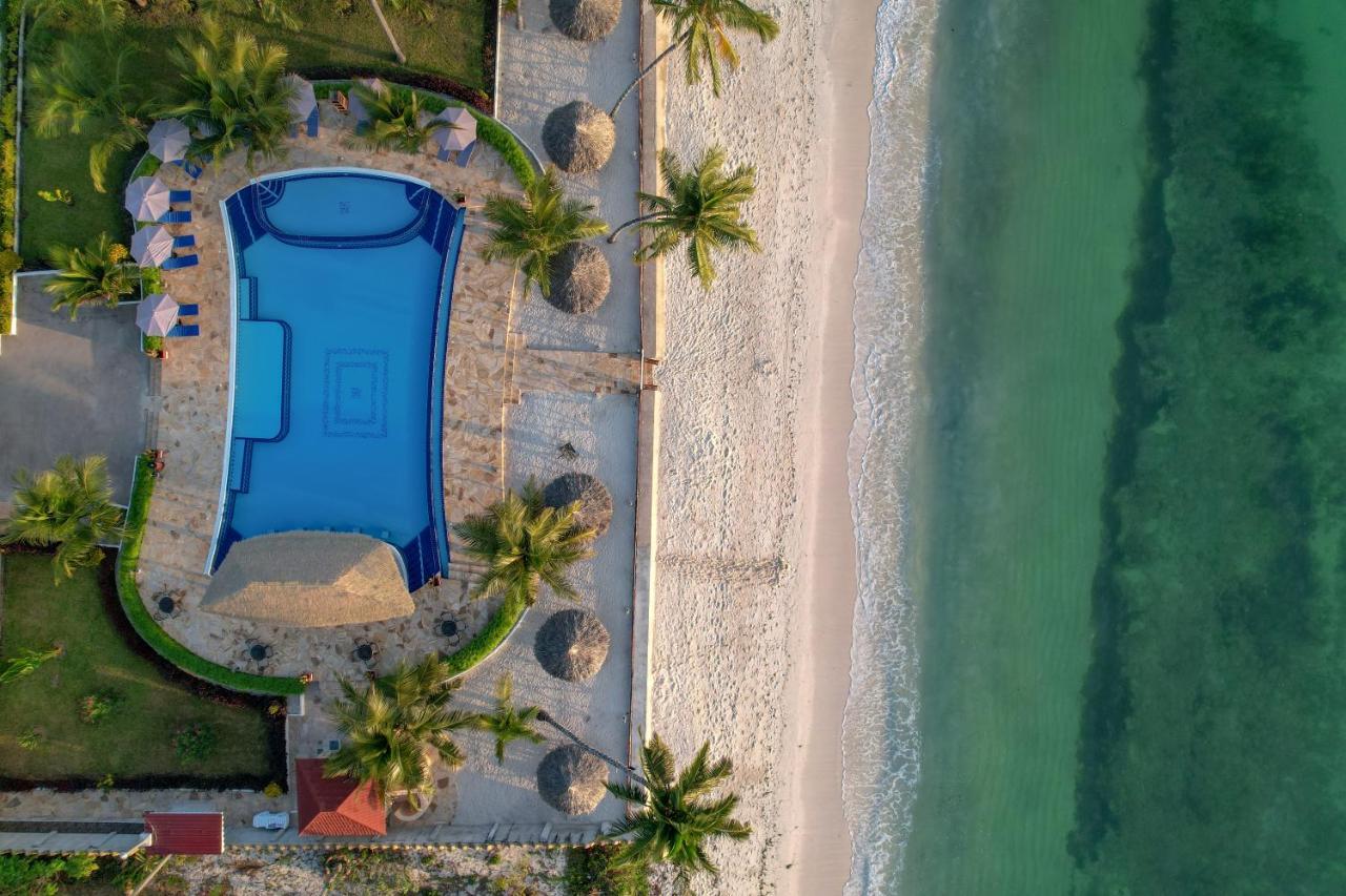 Sunny Palms Beach Bungalows Uroa Esterno foto
