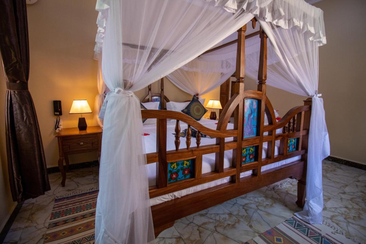 Sunny Palms Beach Bungalows Uroa Esterno foto