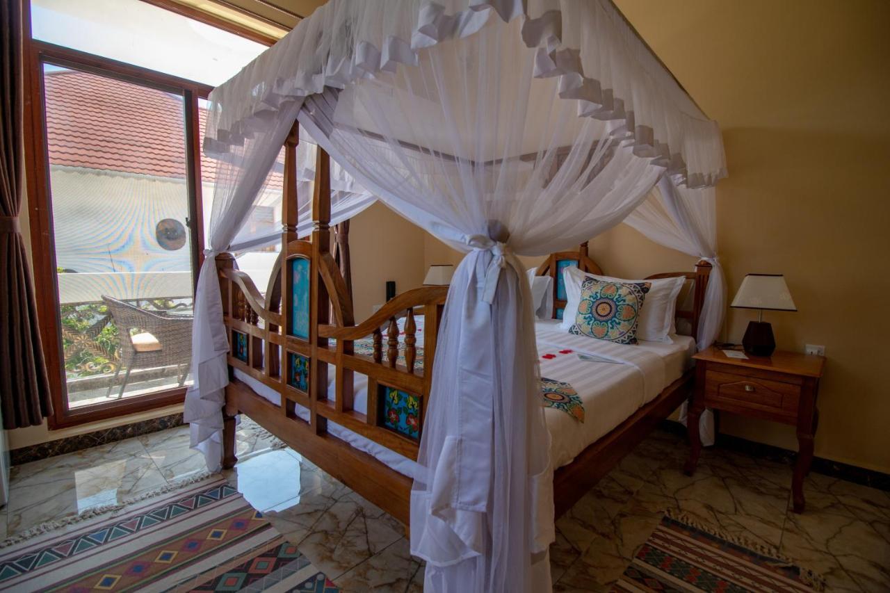 Sunny Palms Beach Bungalows Uroa Esterno foto