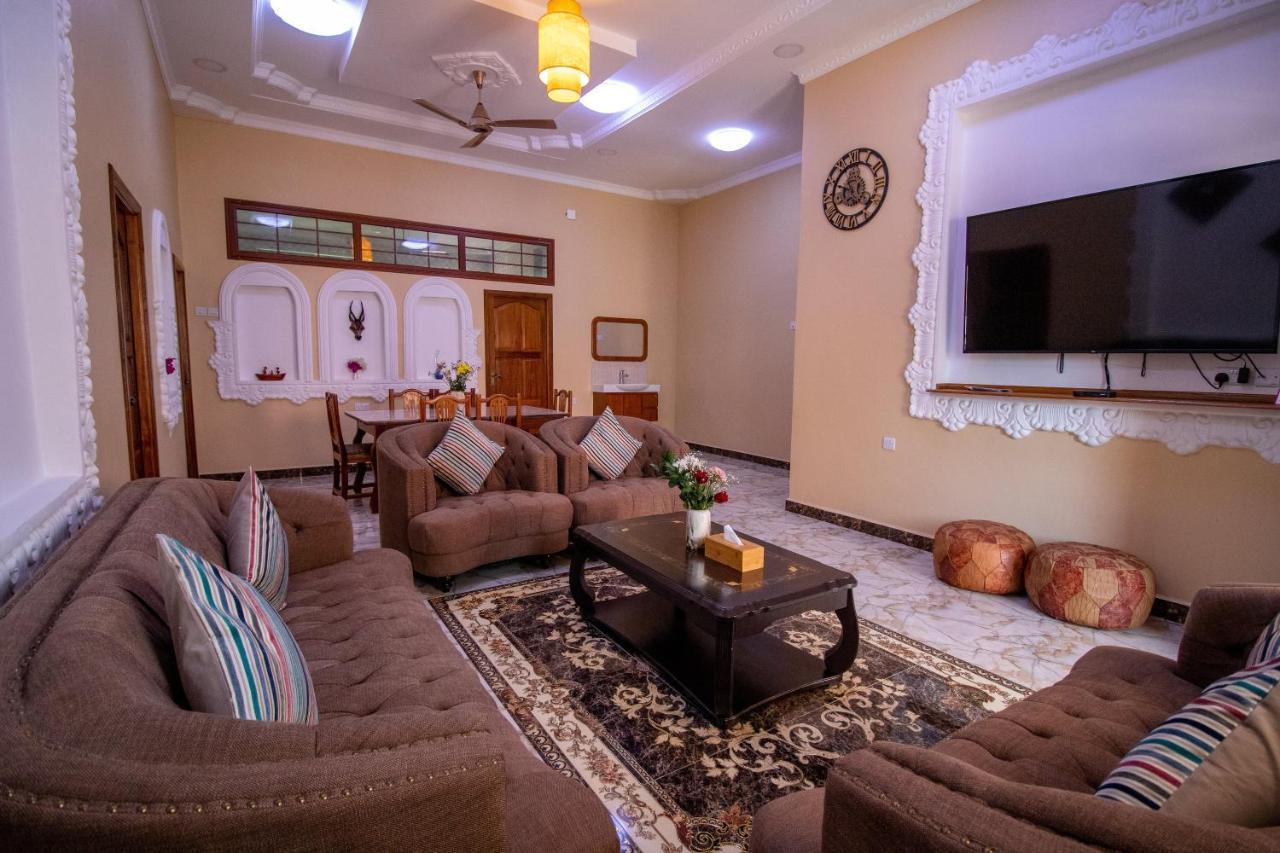 Sunny Palms Beach Bungalows Uroa Esterno foto