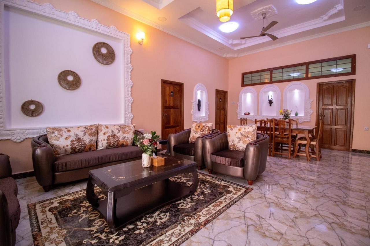 Sunny Palms Beach Bungalows Uroa Esterno foto