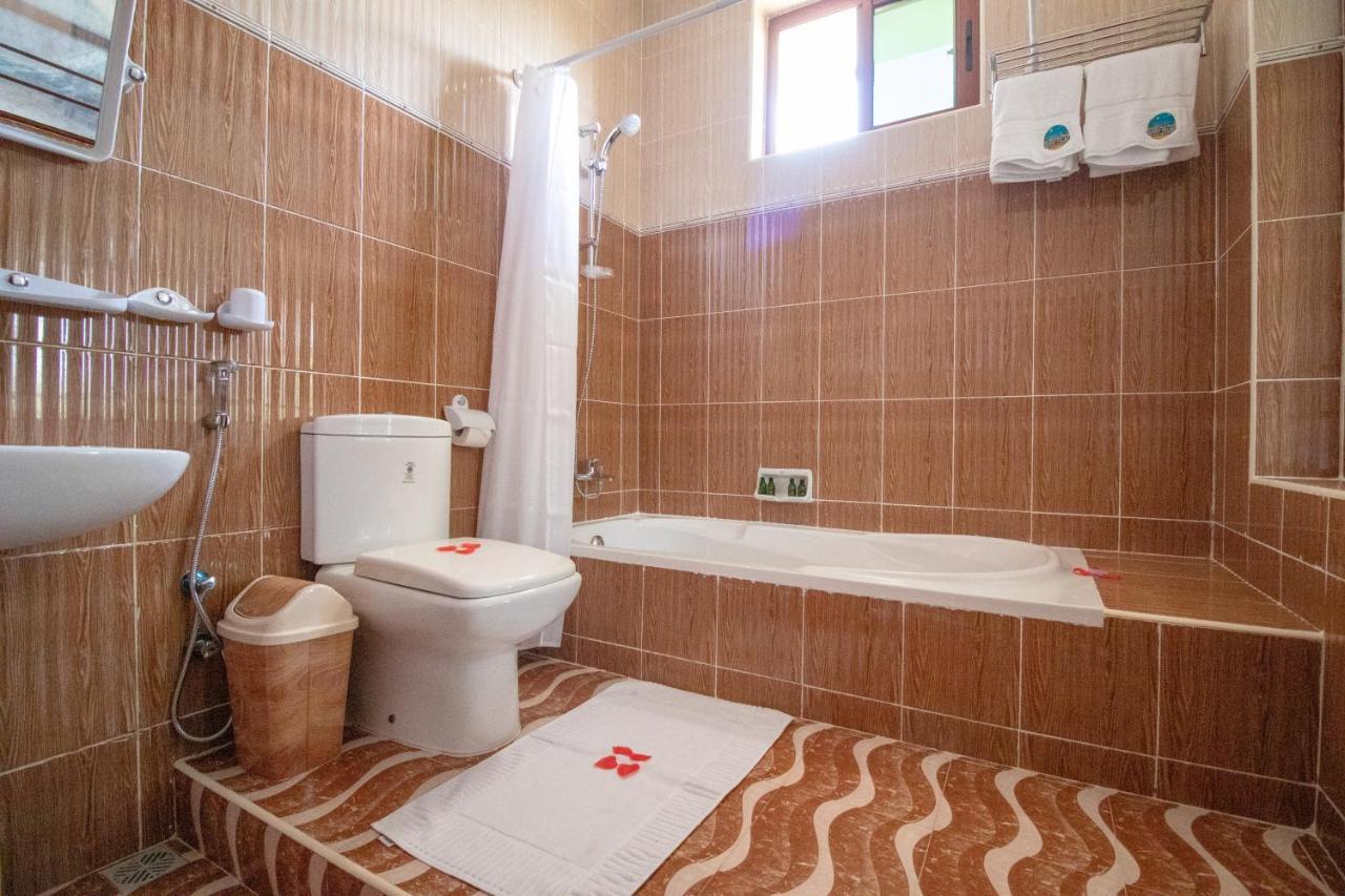 Sunny Palms Beach Bungalows Uroa Esterno foto